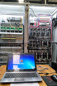 多軸控制生產線調試中
